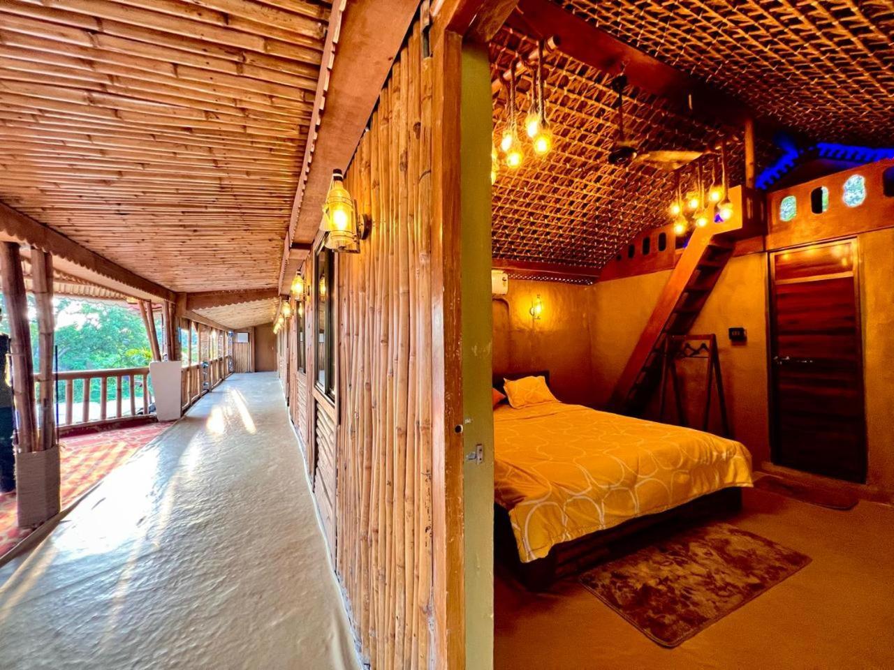 La Pahi Palace- Banquet And Resort Sakri East Εξωτερικό φωτογραφία