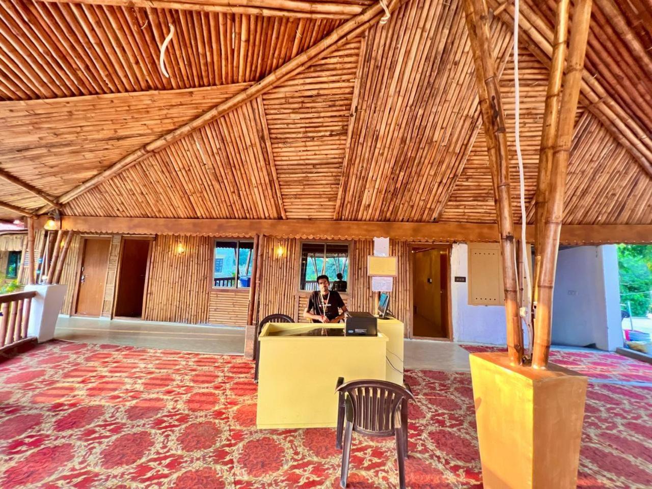 La Pahi Palace- Banquet And Resort Sakri East Εξωτερικό φωτογραφία