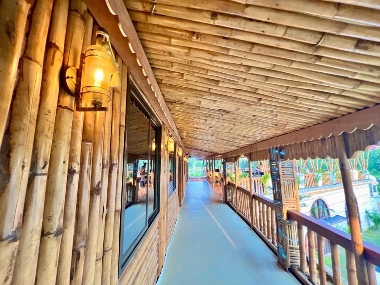 La Pahi Palace- Banquet And Resort Sakri East Εξωτερικό φωτογραφία