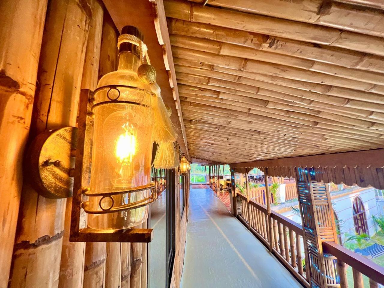 La Pahi Palace- Banquet And Resort Sakri East Εξωτερικό φωτογραφία