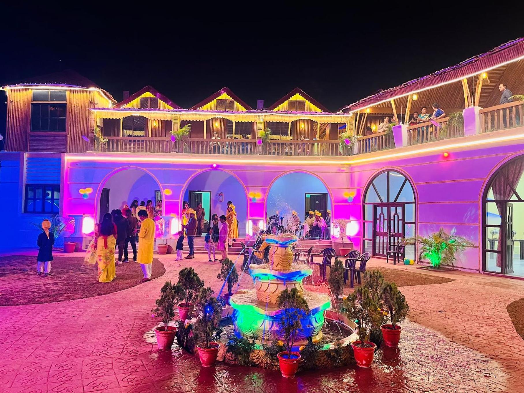 La Pahi Palace- Banquet And Resort Sakri East Εξωτερικό φωτογραφία